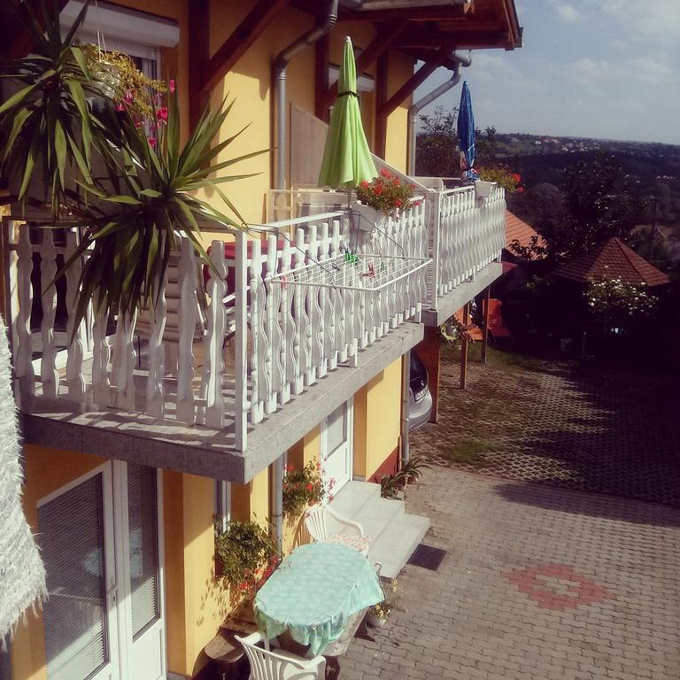 Judit Apartments Хевіз Екстер'єр фото