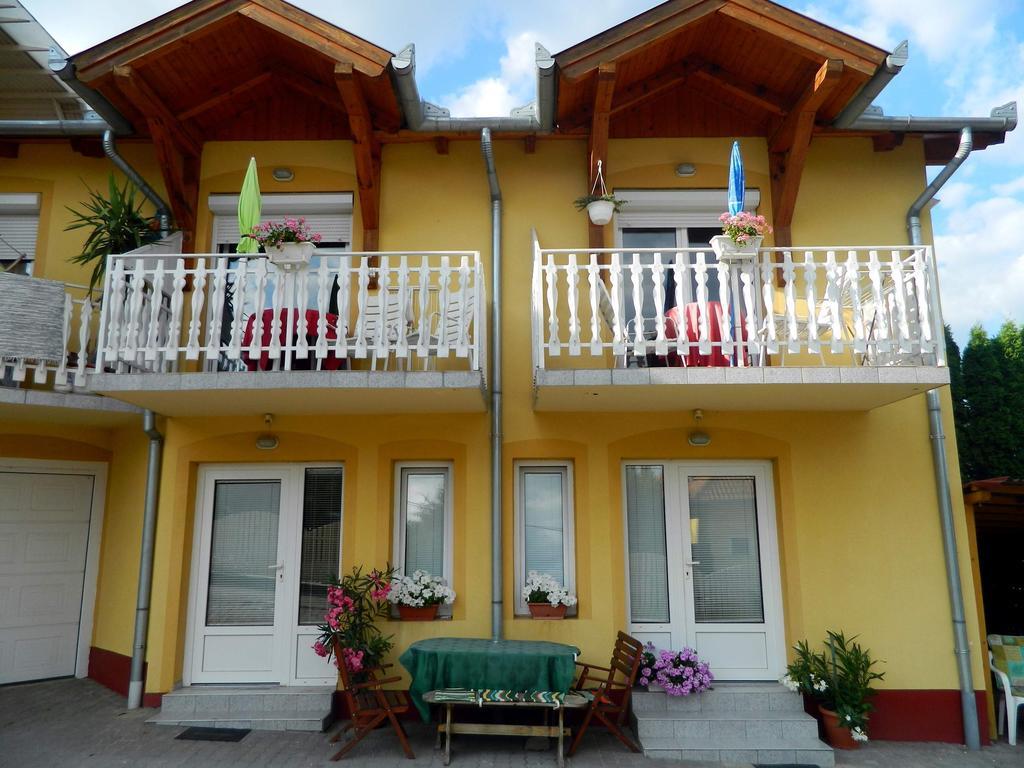 Judit Apartments Хевіз Екстер'єр фото