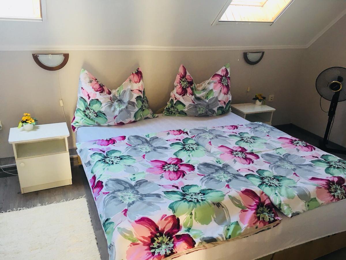 Judit Apartments Хевіз Екстер'єр фото